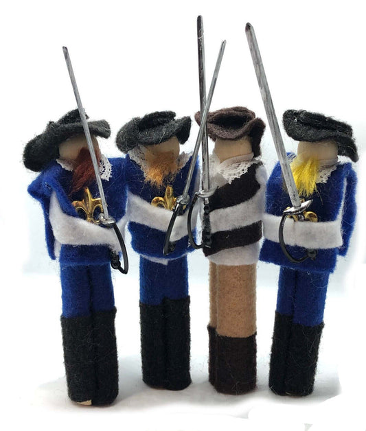 KIT Alexandre Dumas' Classic Tale: The Three Musketeers & d'Artagnan Clothespin