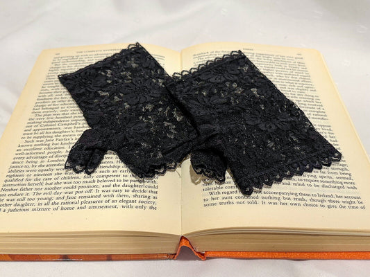 Black Lace Half Mitt Gloves caroling costume (Regency, Victorian)