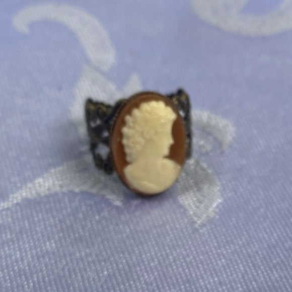 Vintage Cameo Ring