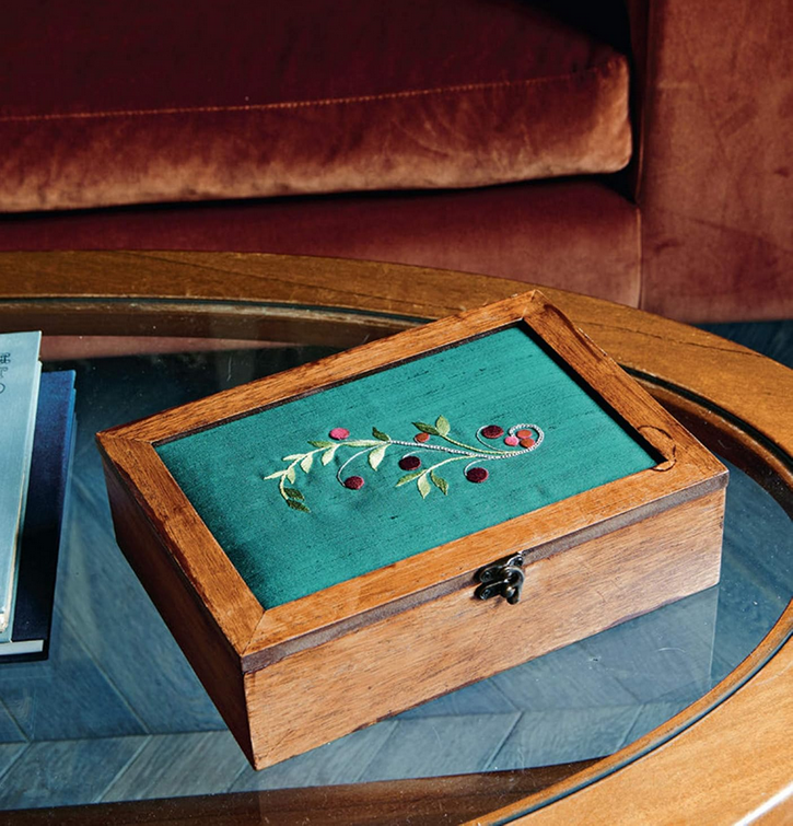 Jane Austen Embroidery (Pattern Book)