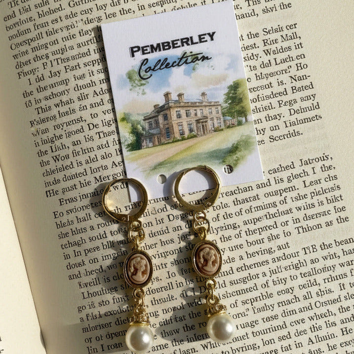 Pearl Cameo Earrings: Oval