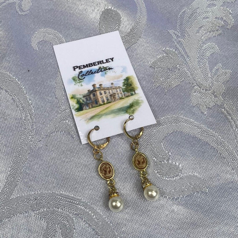 Pearl Cameo Earrings: Oval